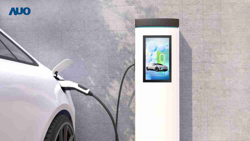 友達〝EVSE車用充電樁解決方案〞專為電動汽車充電樁設計，，具有高亮度、、克服戶外艱難環境的耐溫、、、、耐紫外線等特性，，，並搭載散熱性及擴充性強的高效能工業電腦，，，可實現人機互動訴求，，如資訊顯示、、、、支付等應用