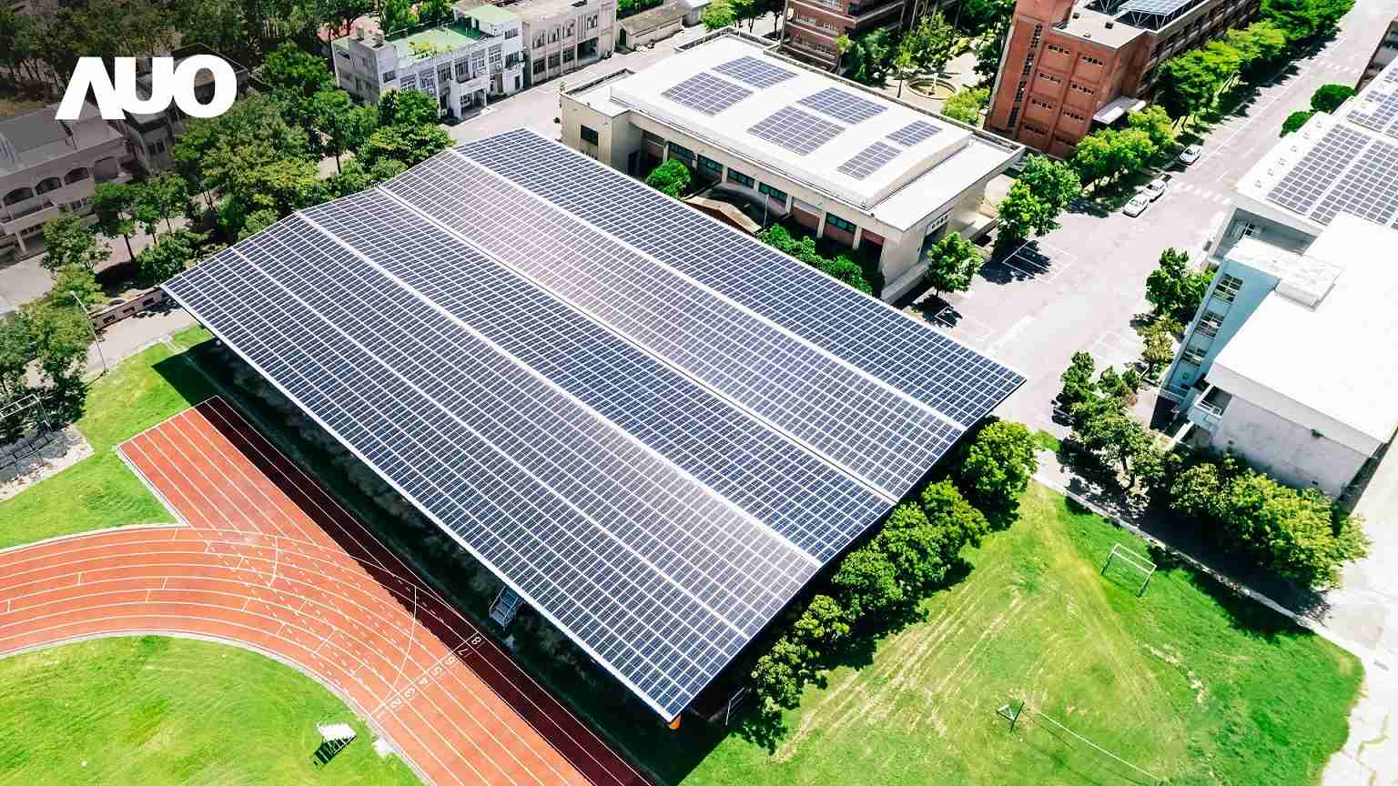 赏金国际SunSteel光电整合型浪板具备快速安装、、轻量化优势，，可提升15%发电效能，，，通过国际IEC与台湾VPC认证安全、、、、防漏、、、、耐候标准